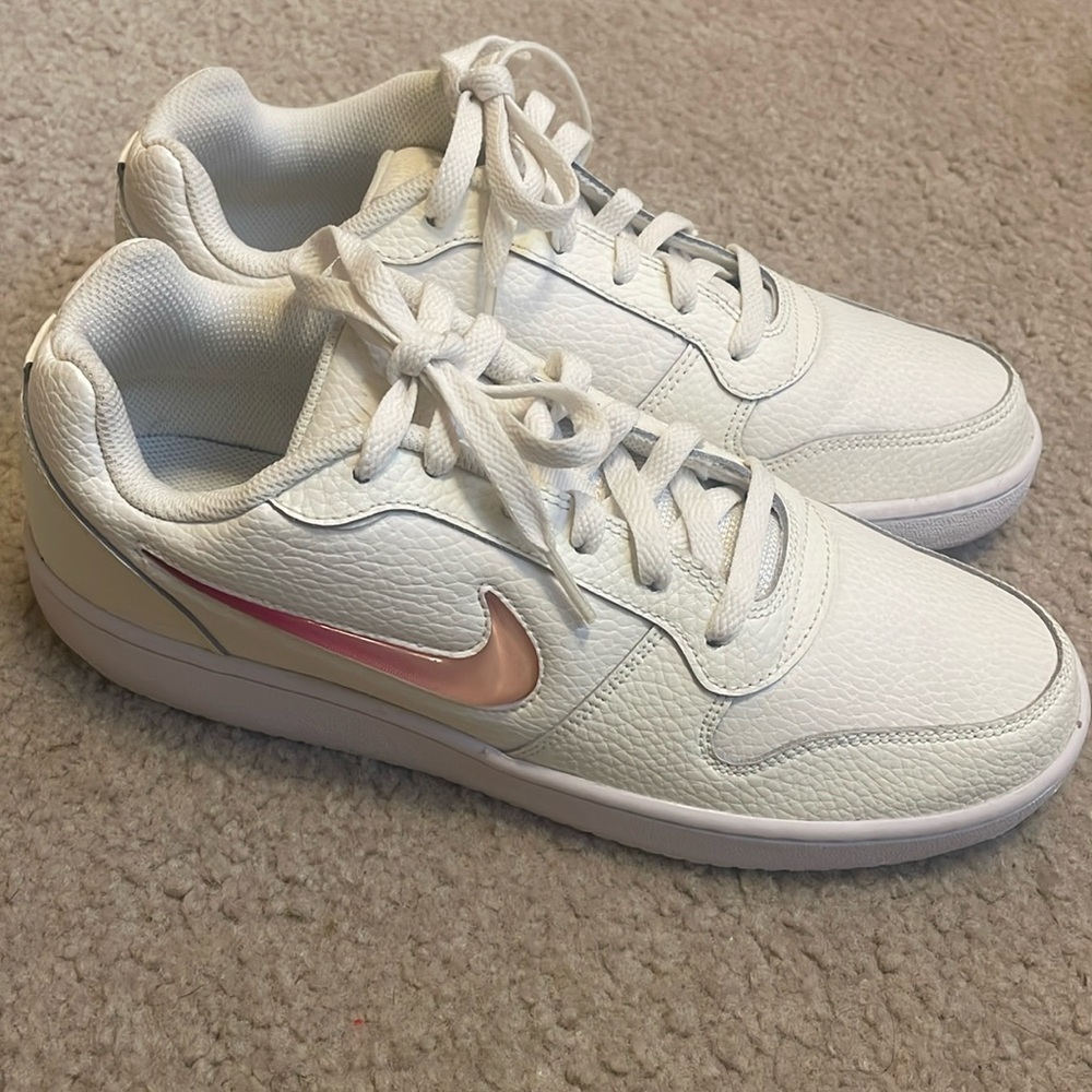 Nike Athletic Shoes 👟